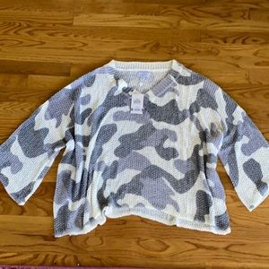 Women’s Mudpie grey camo sweater NWT